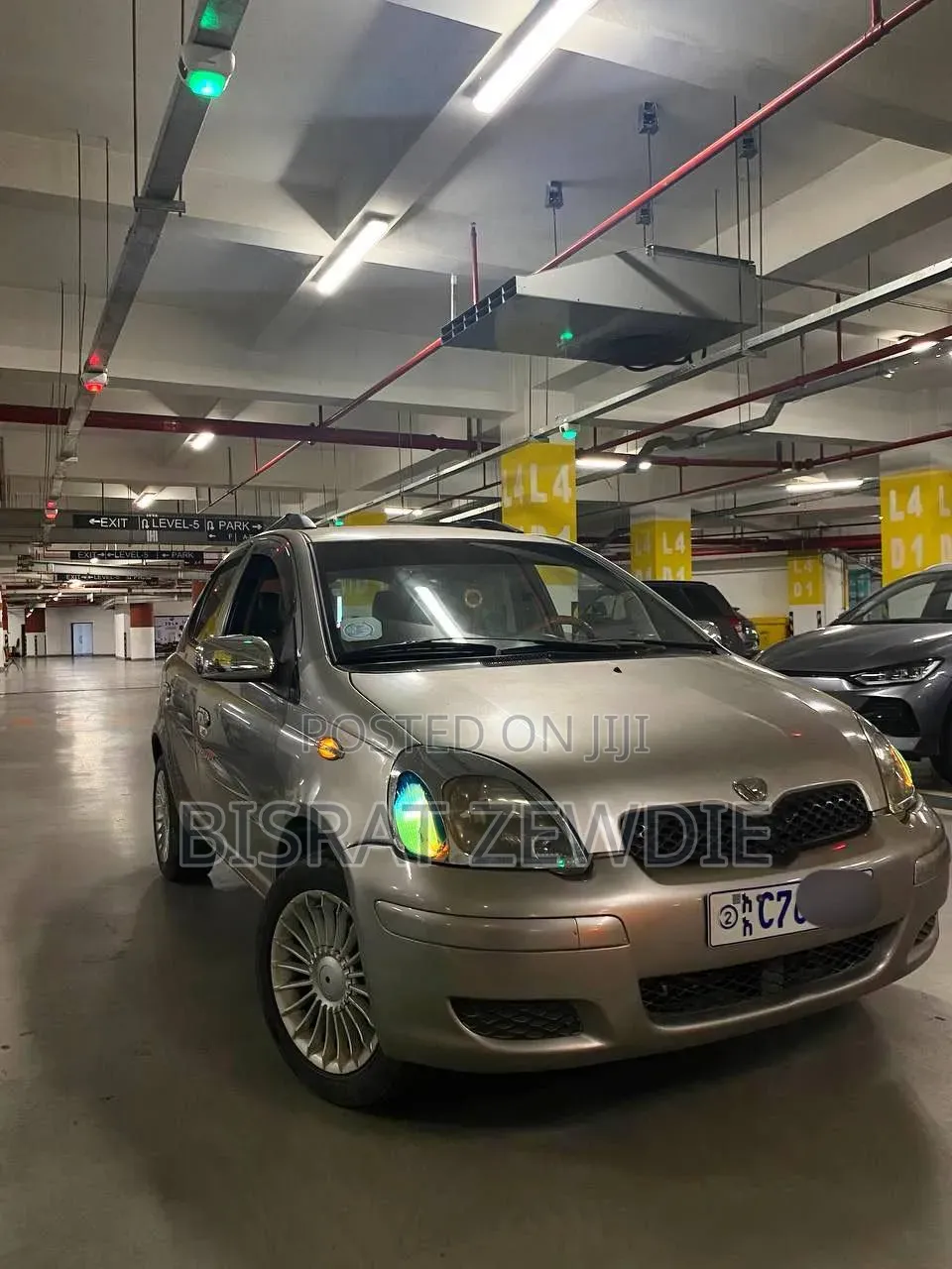Toyota Vitz 2004 Silver