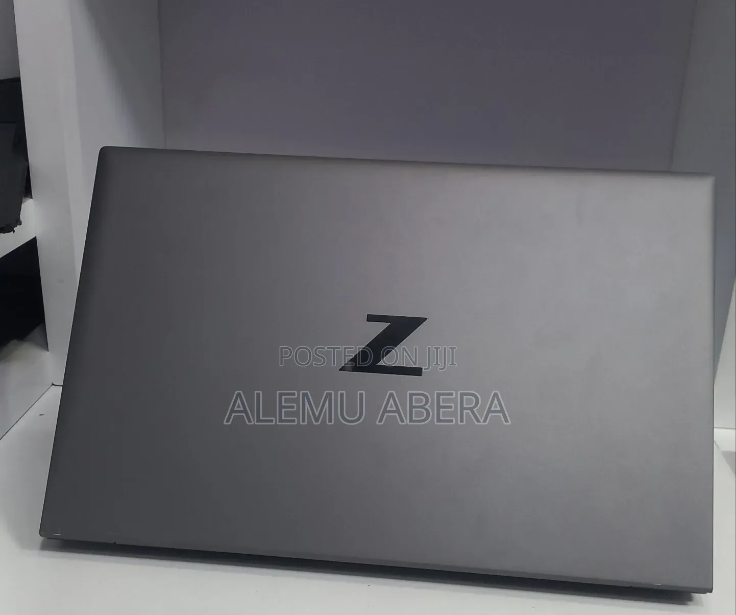 New Laptop HP ZBook Firefly G8 16GB Intel Core i7 SSD 512GB