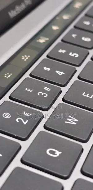 New Laptop Apple MacBook Pro 2020 M1 8GB Apple M1 SSD 512GB