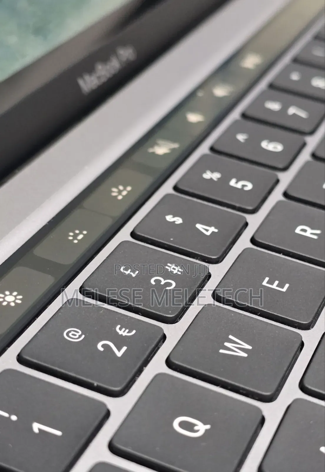 New Laptop Apple MacBook Pro 2020 8GB Apple M1 Pro SSD 512GB