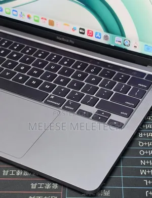 New Laptop Apple MacBook Pro 2022 M2 8GB Apple M2 SSD 256GB