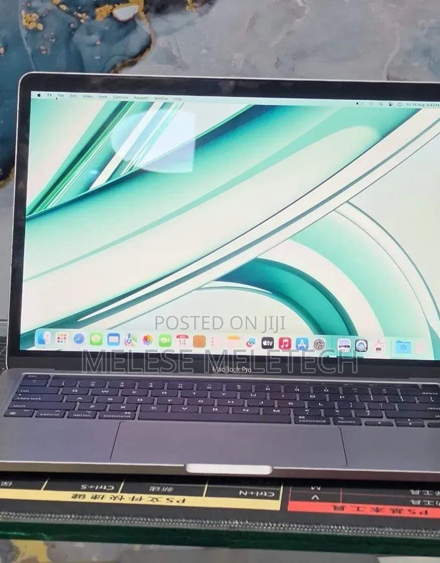 New Laptop Apple MacBook Pro 2022 M2 8GB Apple M2 SSD 256GB