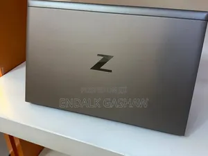 New Laptop HP ZBook Firefly G8 16GB Intel Core i7 SSD 512GB