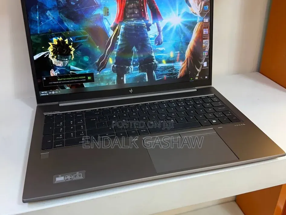 New Laptop HP ZBook Firefly G8 16GB Intel Core i7 SSD 512GB