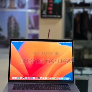 New Laptop Apple MacBook Pro 2017 16GB Intel Core i7 SSD 512GB