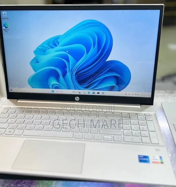 New Laptop HP Pavilion 15 8GB Intel Core i5 SSD 512GB