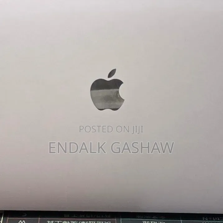 New Laptop Apple MacBook Air 2022 M2 8GB Apple M2 SSD 256GB