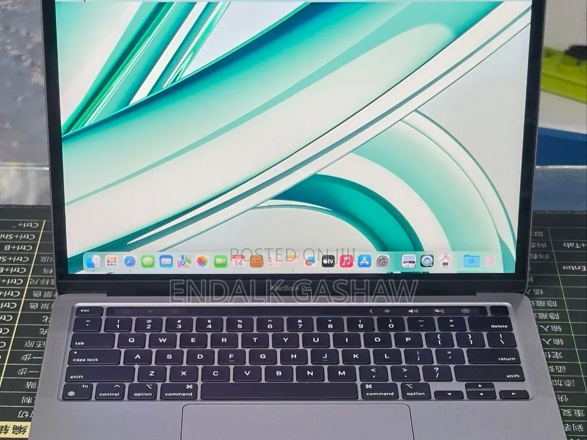 New Laptop Apple MacBook Air 2022 M2 8GB Apple M2 SSD 256GB