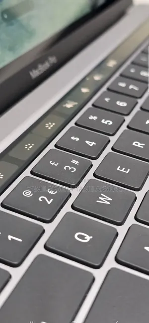 New Laptop Apple MacBook Pro 2021 M1 8GB Apple M1 SSD 512GB