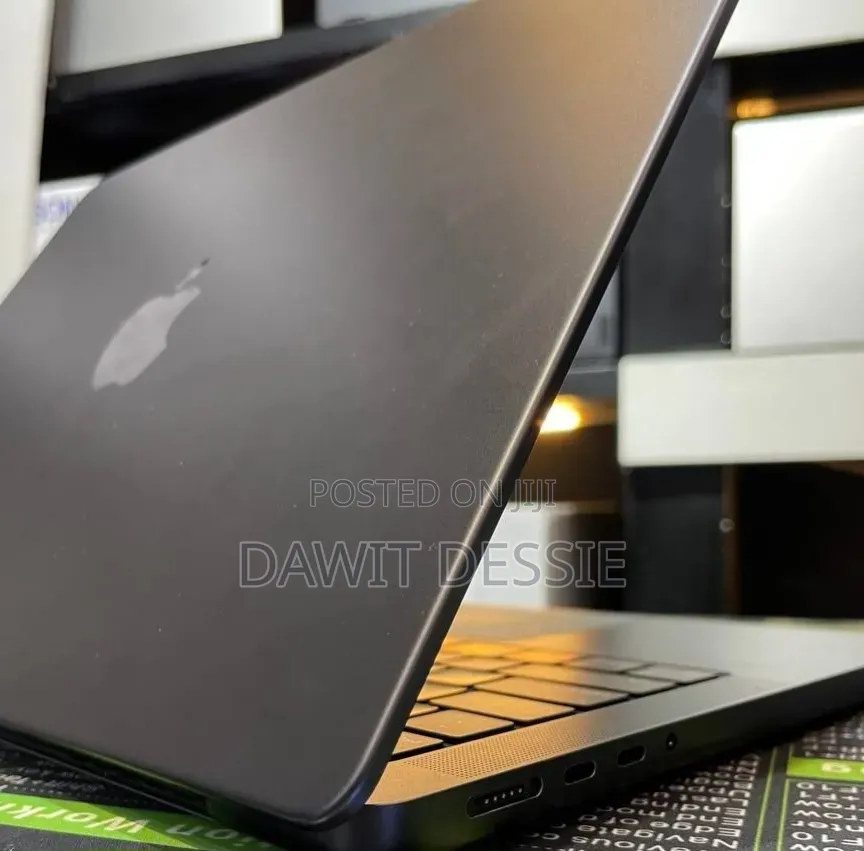 New Laptop Apple MacBook Pro 2024 M4 Max 48GB Apple M4 Max SSD 2T