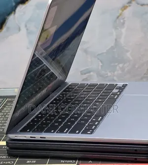 New Laptop Apple MacBook Air 2025 M4 16GB Apple M4 SSHD (Hybrid) 256GB