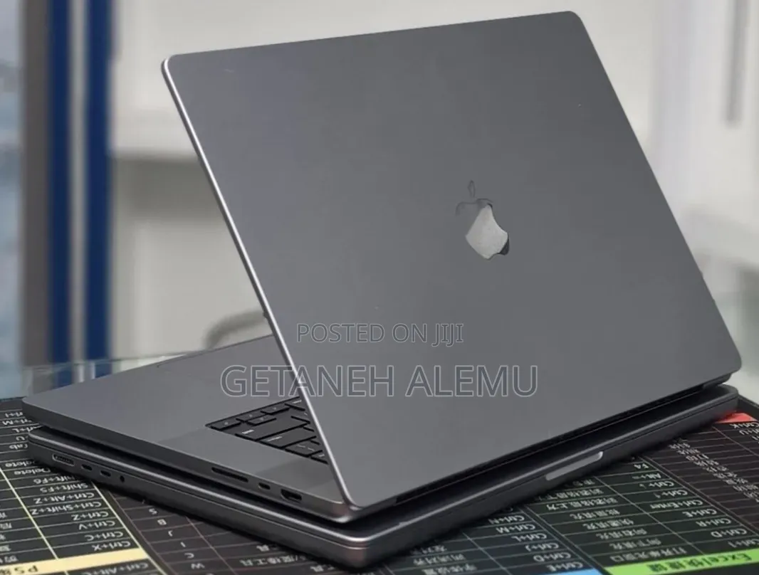 New Laptop Apple MacBook Pro 2021 M1 32GB Apple M1 Pro SSD 1T