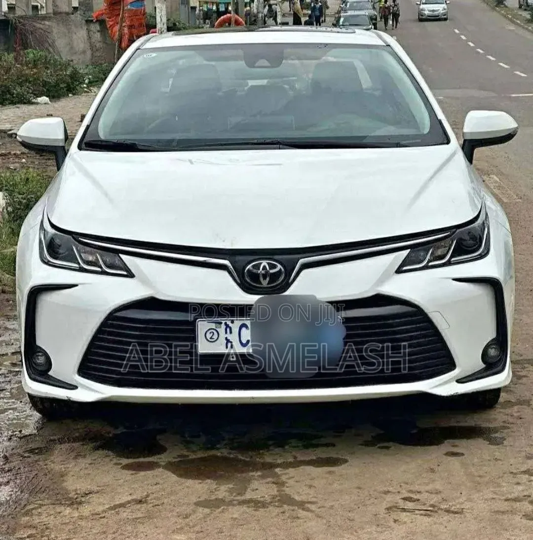 Toyota Corolla 2022 White
