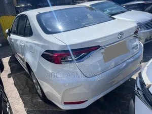 Toyota Corolla 2022 White