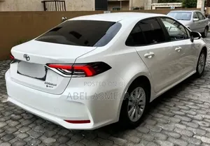 Toyota Corolla 2022 White