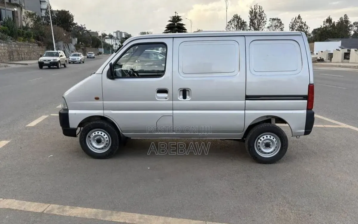 Suzuki Eeco 2025 Silver
