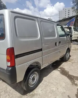 Suzuki Eeco 2025 Silver