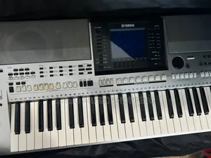 Yamaha PSR-OR700