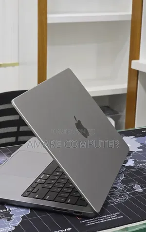 New Laptop Apple MacBook Pro 2023 M3 8GB Apple M3 Pro SSD 512GB