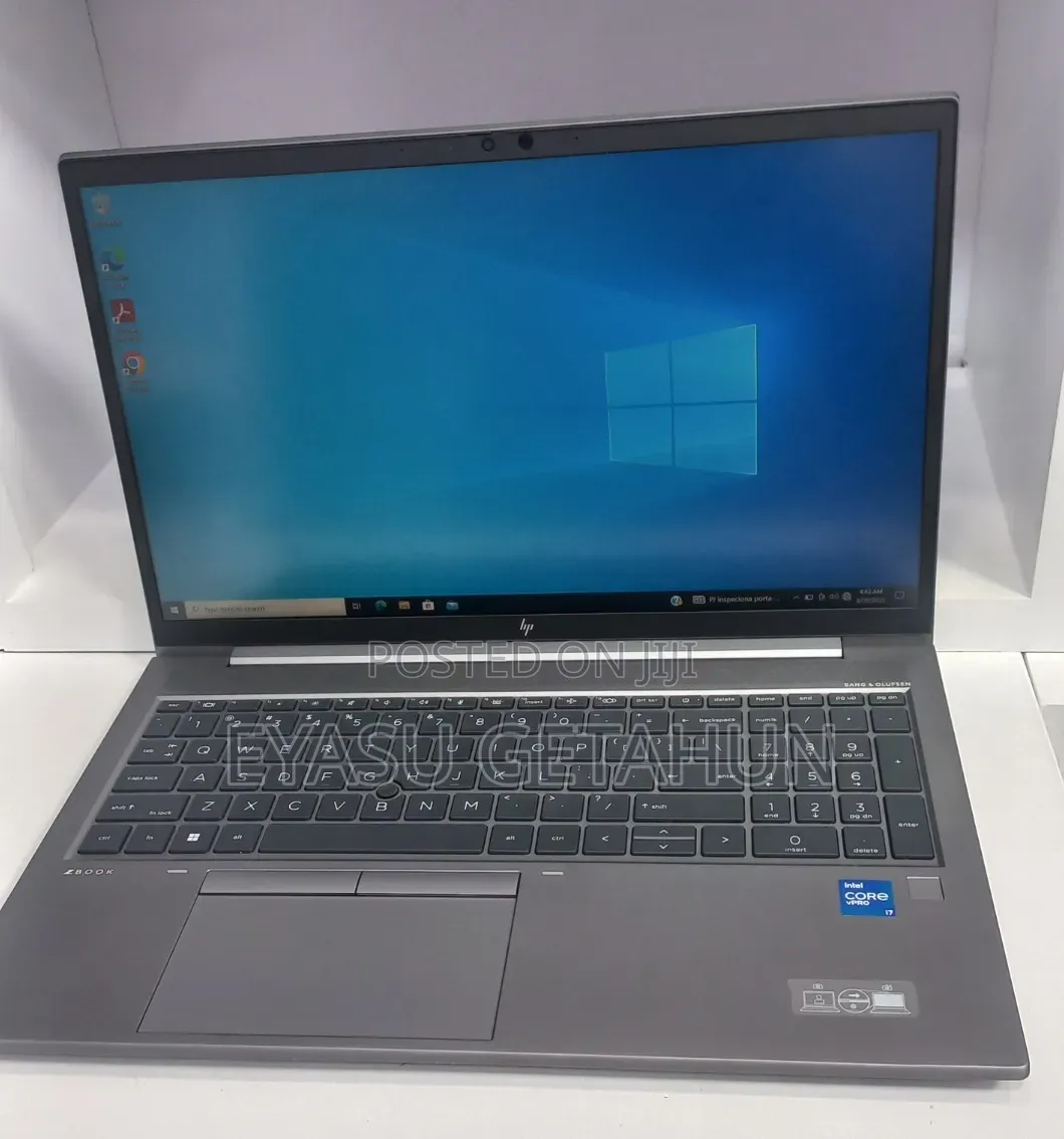 New Laptop HP ZBook Firefly G8 16GB Intel Core i7 SSD 512GB