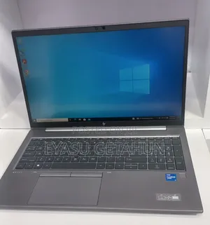 New Laptop HP ZBook Firefly G8 16GB Intel Core i7 SSD 512GB