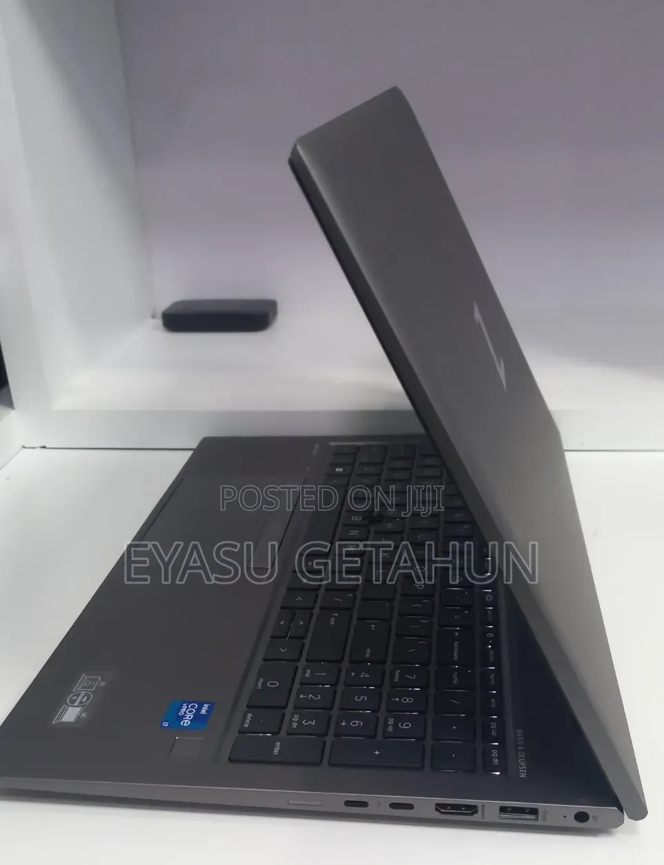 New Laptop HP ZBook Firefly G8 16GB Intel Core i7 SSD 512GB