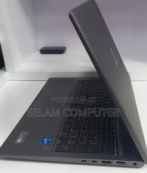 New Laptop HP ZBook 15u G4 16GB Intel Core i7 SSD 512GB