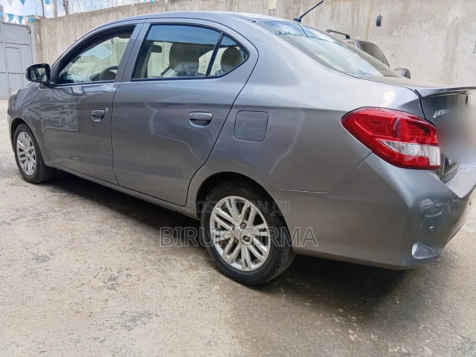 Mitsubishi Attrage 2021 Gray
