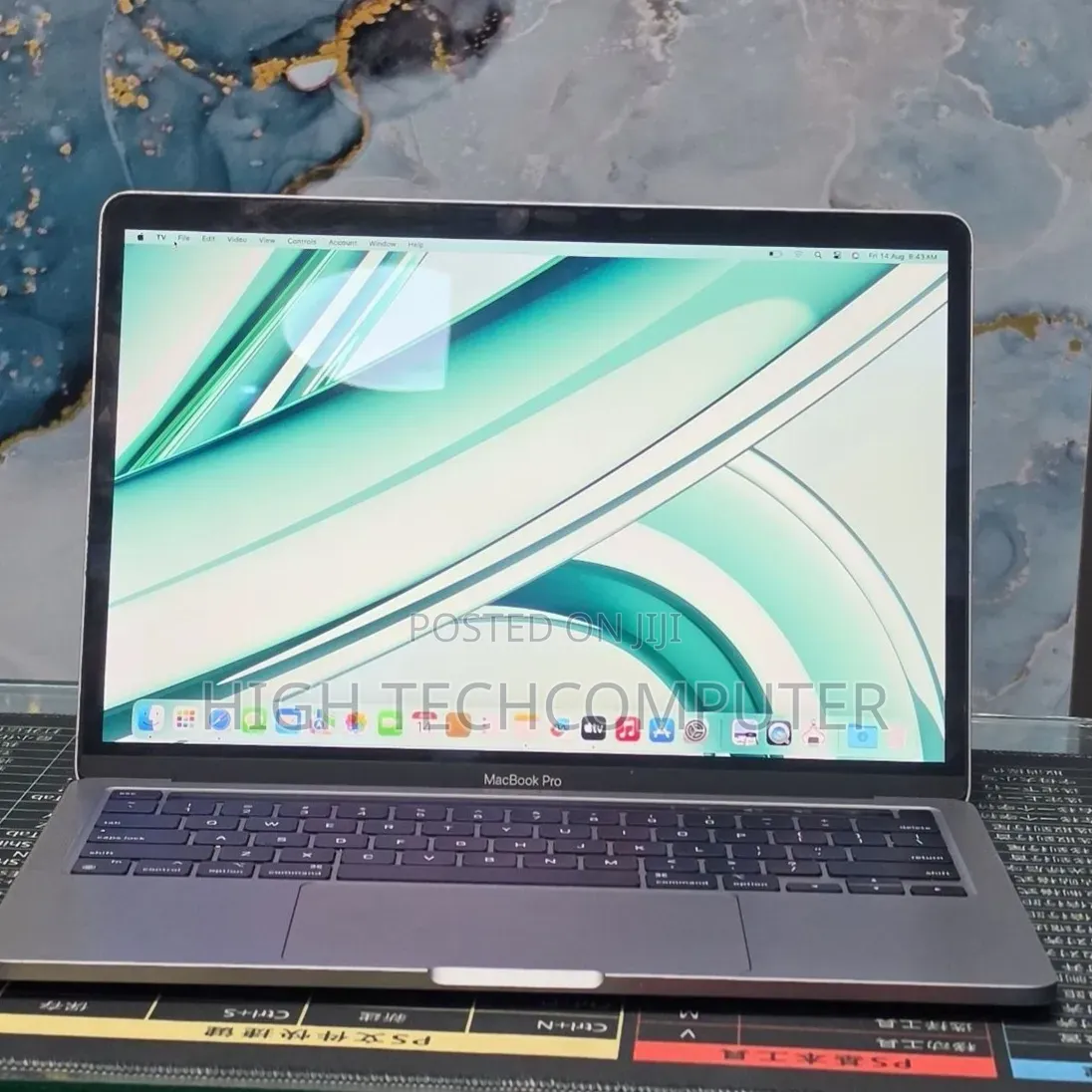 New Laptop Apple MacBook Pro 2022 M2 8GB Apple M2 SSD 256GB