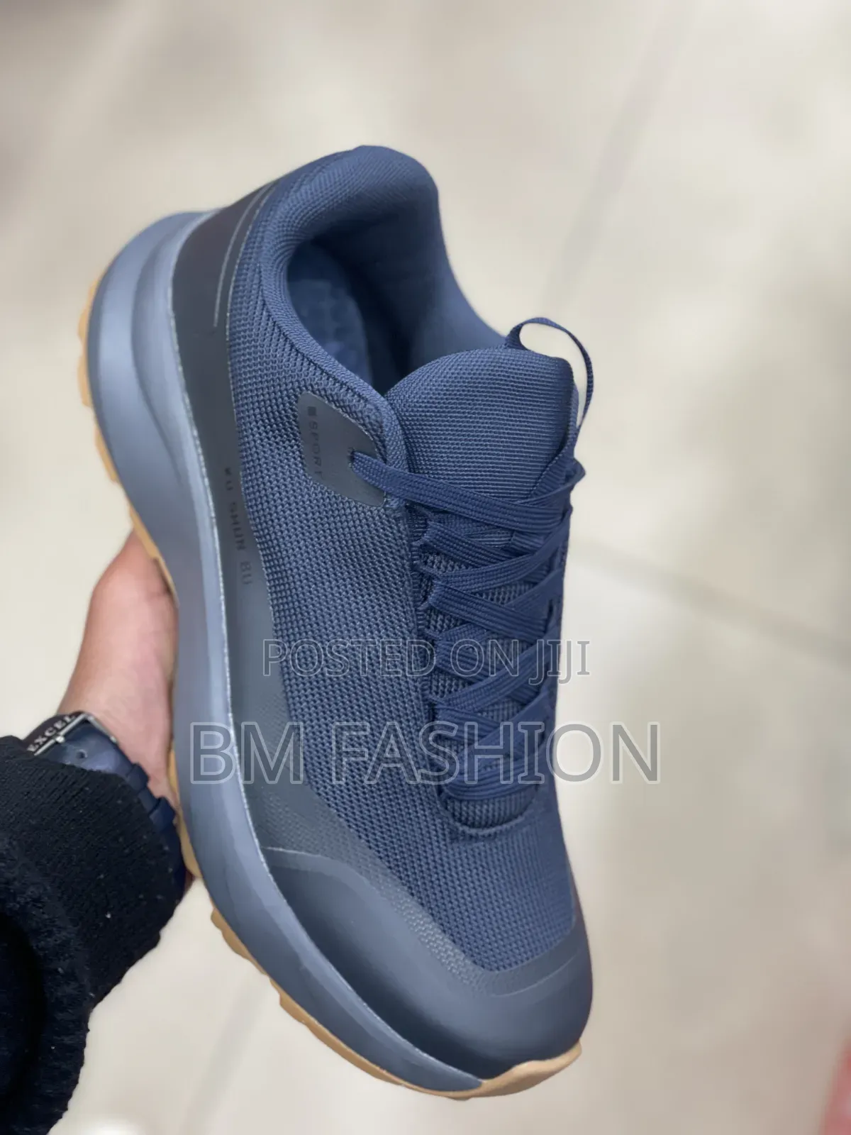 Men's Low-Top Outdoor Sneaker
