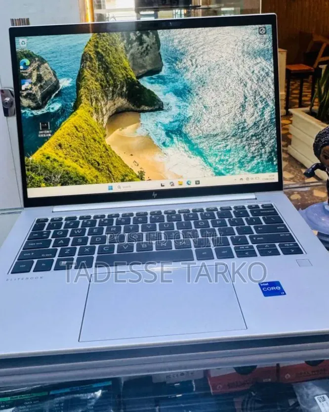 New Laptop HP EliteBook 840 G10 16GB Intel Core i7 SSD 512GB