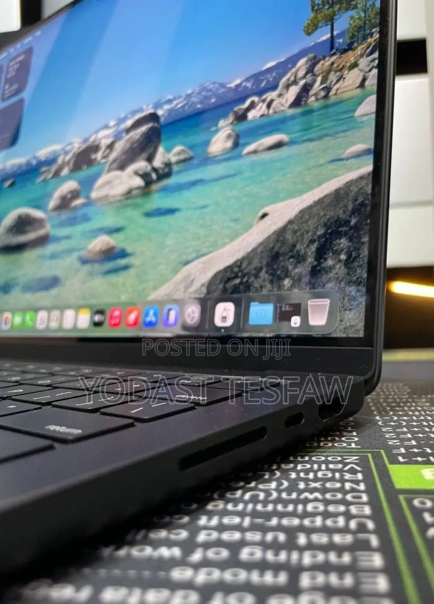 New Laptop Apple MacBook Pro 2024 M4 Max 40GB Apple M4 Max SSD 2T