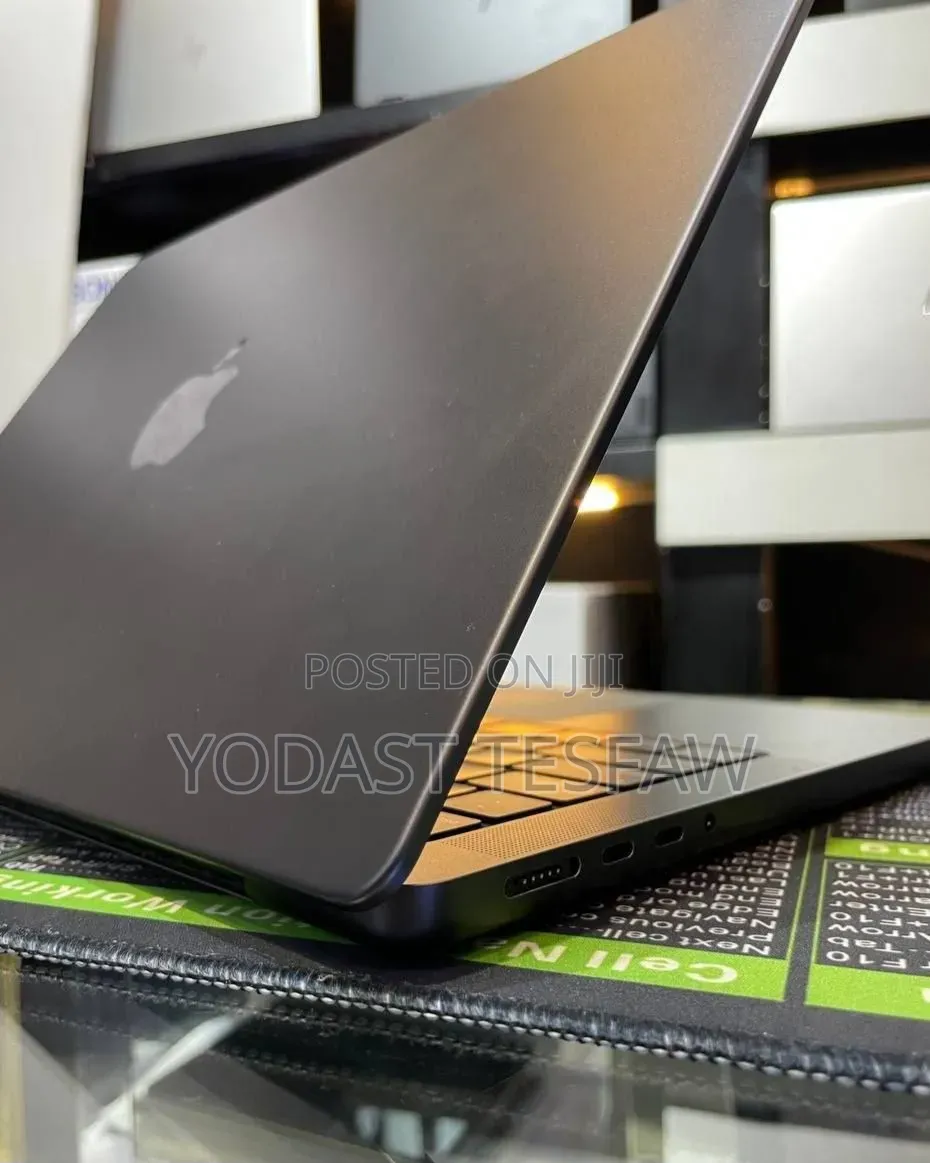 New Laptop Apple MacBook Pro 2024 M4 Max 40GB Apple M4 Max SSD 2T
