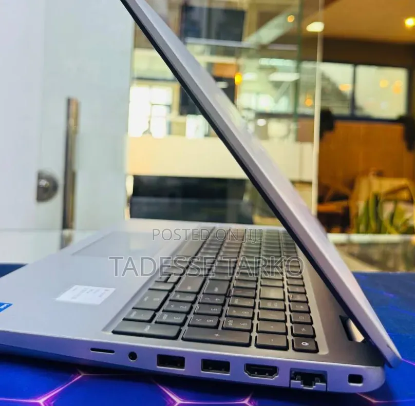 New Laptop Dell Precision 3581 16GB Intel Core i7 SSD 1T