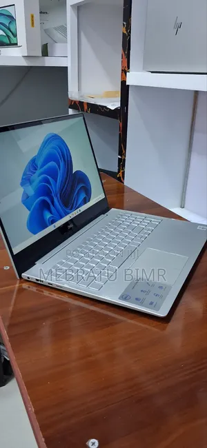 New Laptop Dell Inspiron 15 16GB Intel Core i5 SSD 256GB