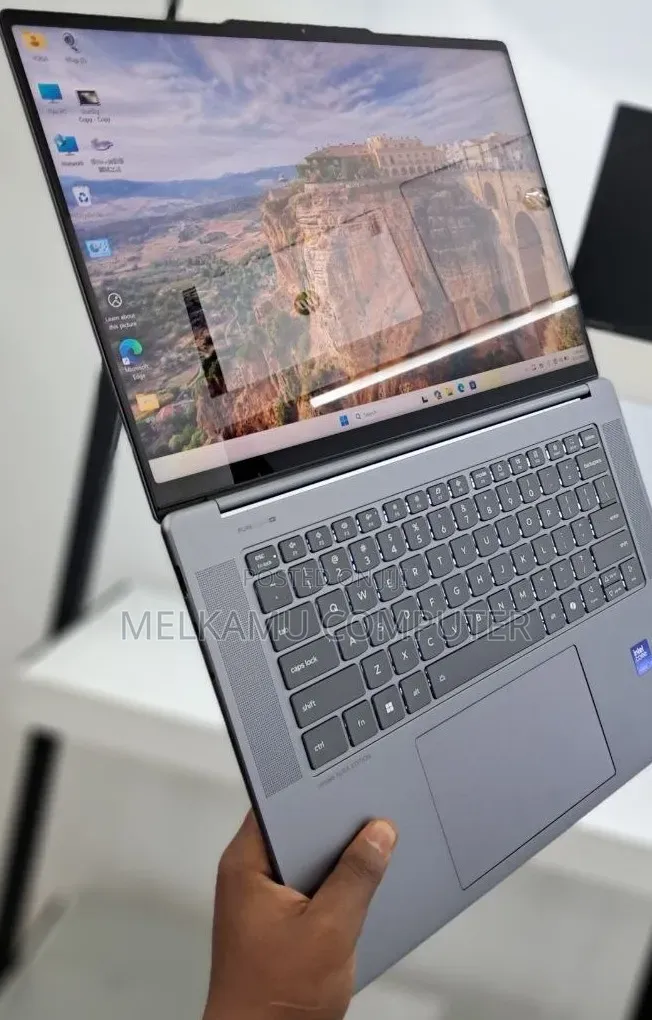 New Laptop Lenovo ThinkPad Yoga 32GB Intel Core Ultra 7 SSD 1T