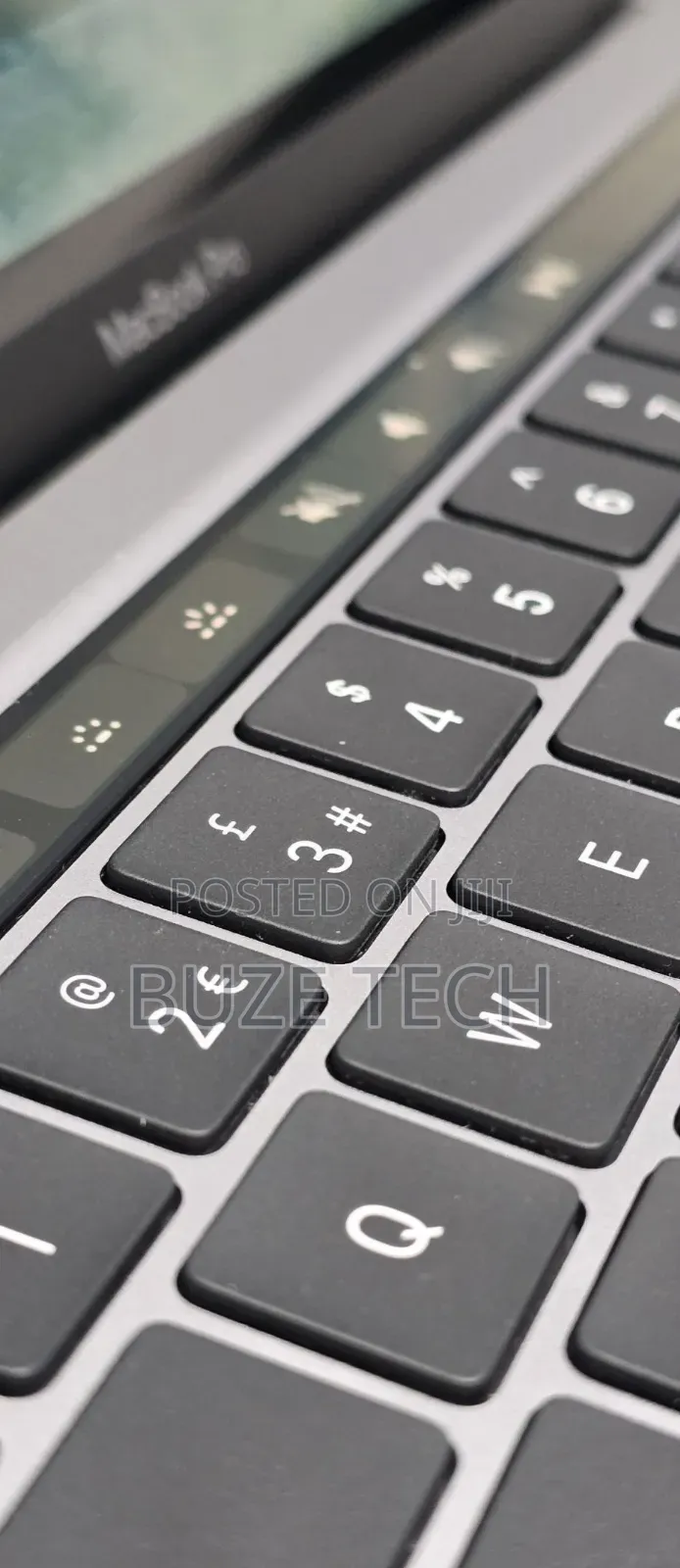 New Laptop Apple MacBook Pro 2020 M1 8GB Apple M1 Pro SSD 512GB