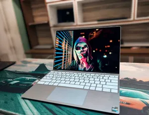 New Laptop Dell XPS 13 16GB Intel Core i7 SSD 512GB
