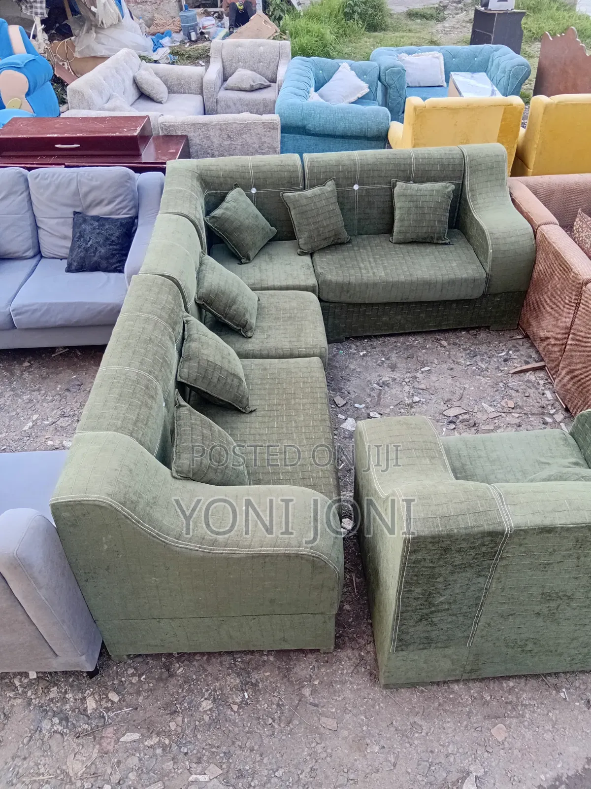 ያገለገለ ሶፉ Sofa