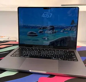New Laptop Apple MacBook Pro 2023 M3 8GB Apple M3 SSD 512GB
