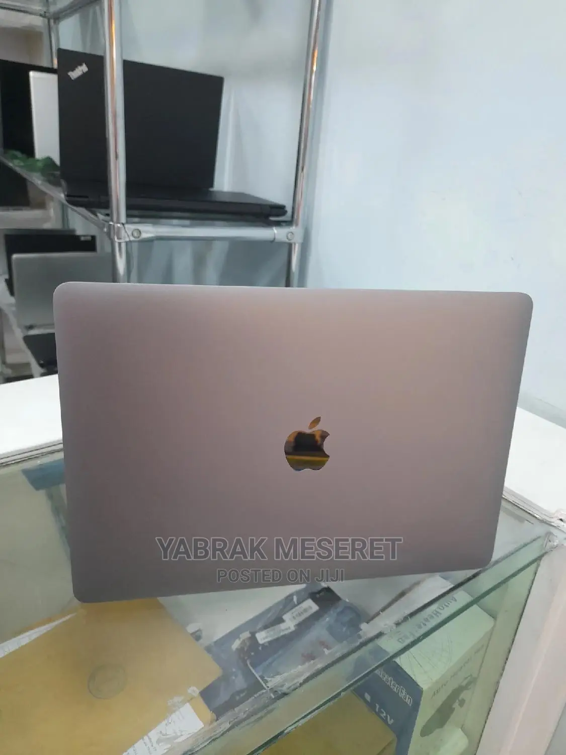 New Laptop Apple MacBook 2019 8GB SSD 256GB