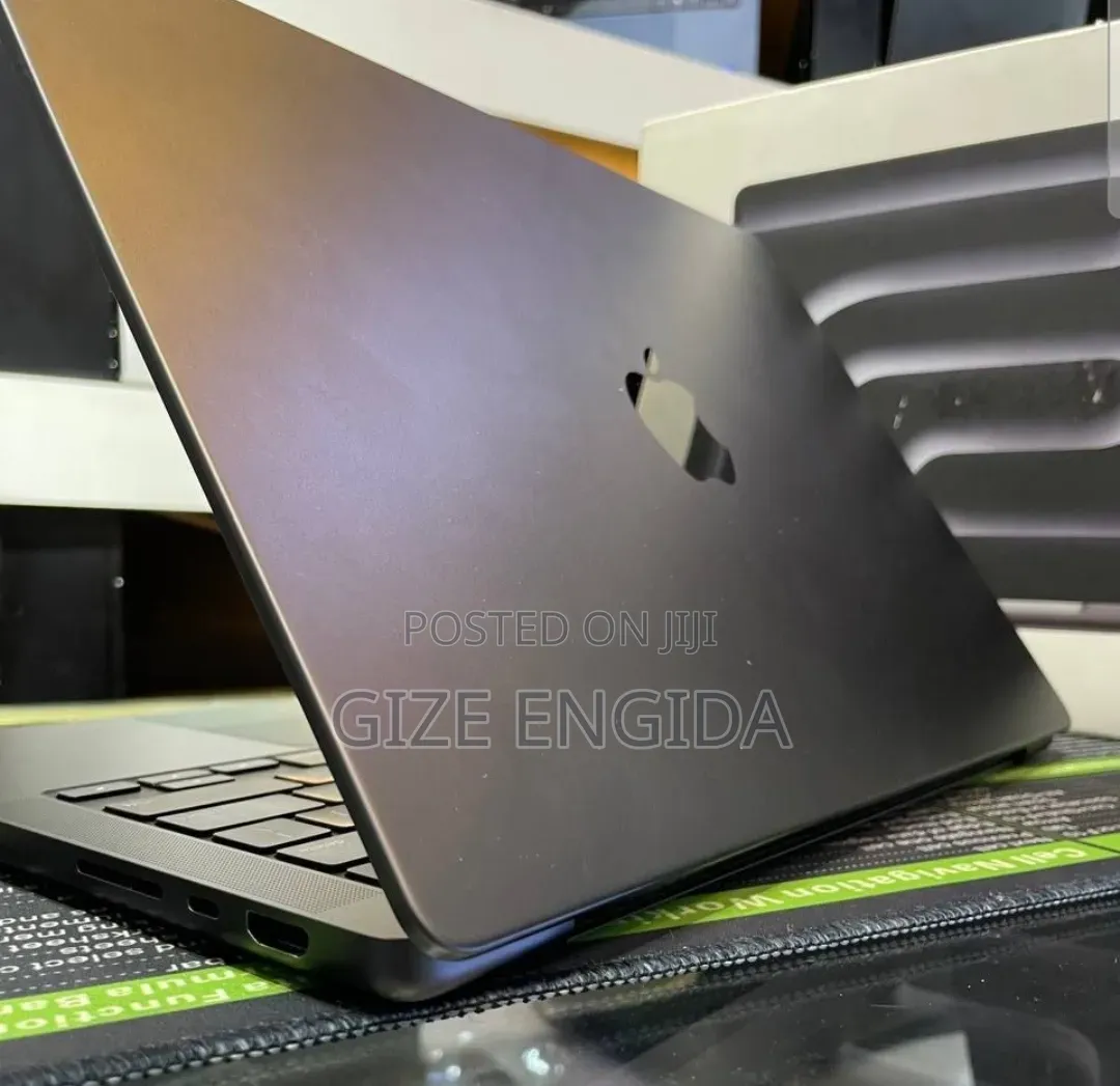 New Laptop Apple MacBook Pro 2024 M4 Max 48GB Apple M4 Max SSD 2T