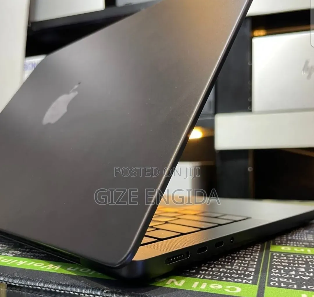 New Laptop Apple MacBook Pro 2024 M4 Max 48GB Apple M4 Max SSD 2T