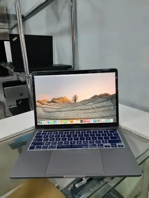 Photo - New Laptop Apple MacBook 2019 8GB SSD 256GB