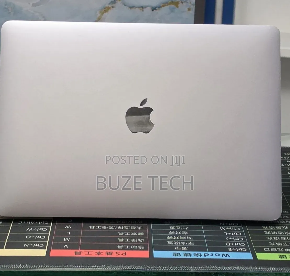 New Laptop Apple MacBook Pro 2022 M2 8GB Apple M2 SSD 256GB