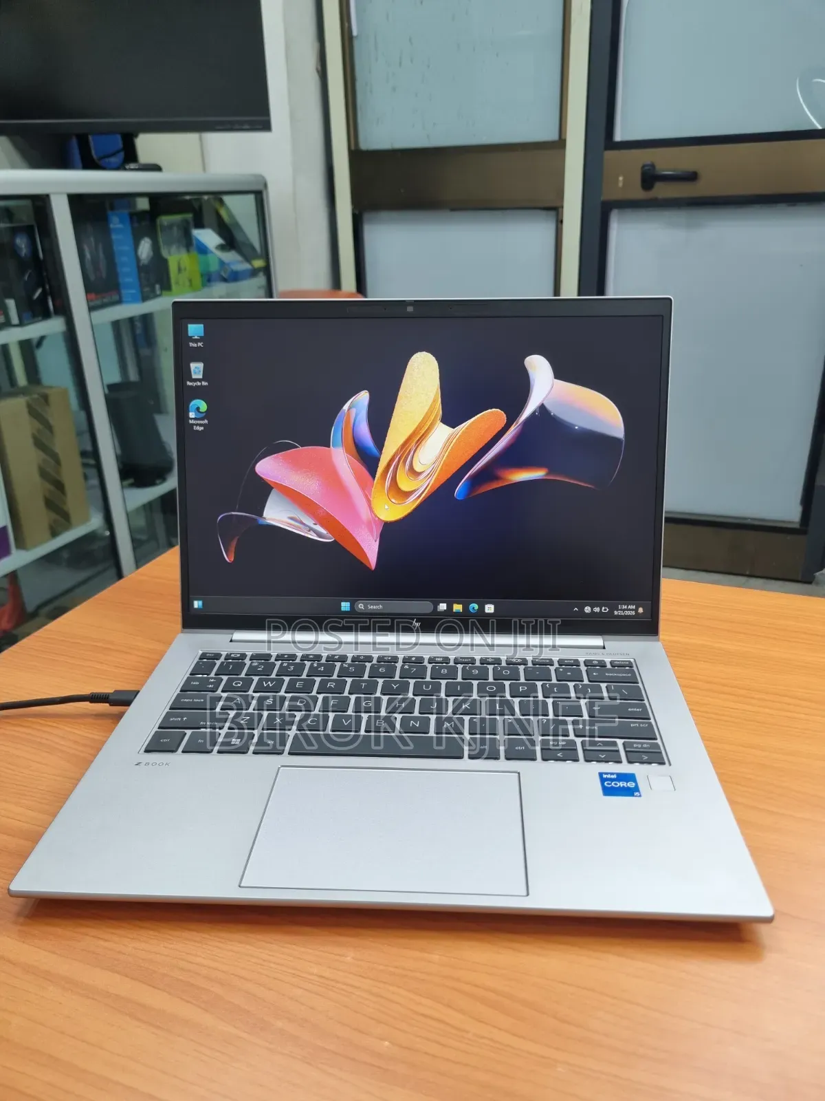 New Laptop HP ZBook Firefly 14 G10 16GB Intel Core i5 SSD 512GB