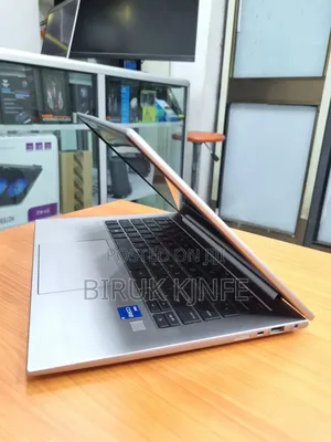 New Laptop HP ZBook Firefly 14 G10 16GB Intel Core i5 SSD 512GB