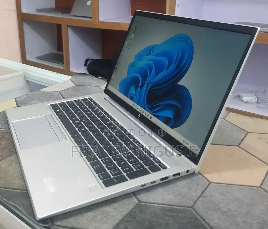 New Laptop HP EliteBook 850 G8 16GB Intel Core i7 SSD 512GB