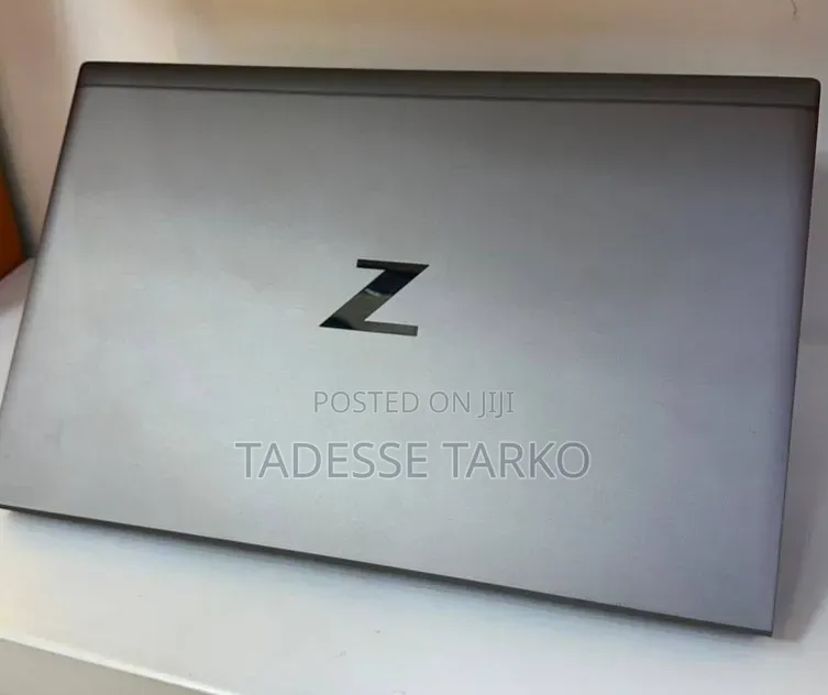 New Laptop HP ZBook Firefly G8 16GB Intel Core i7 SSD 512GB