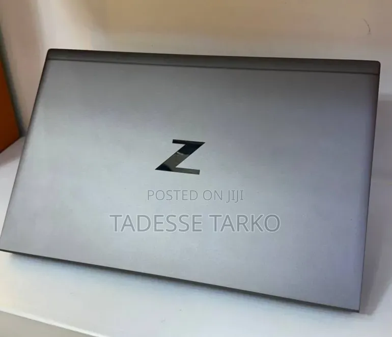 New Laptop HP ZBook Firefly G8 16GB Intel Core i7 SSD 512GB